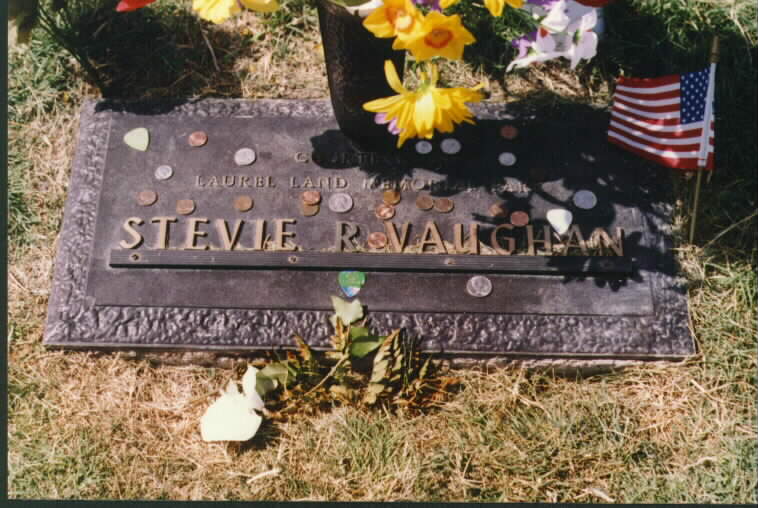 Stevie's old headstone